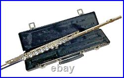 Gemeinhardt 2SP Student Flute Silver-Plated Closed Hole in Hard Black Carry Case